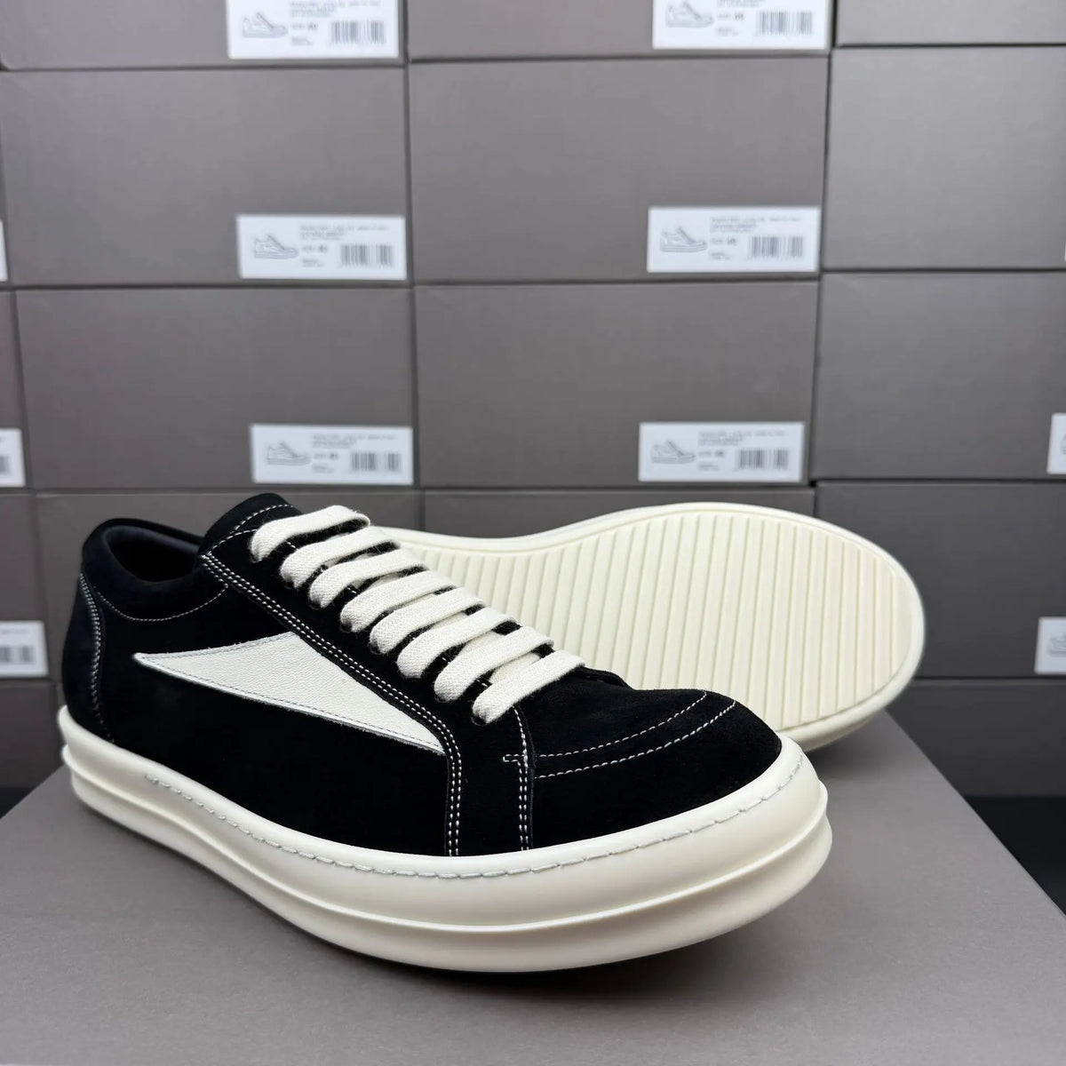 Leather Lace-Up Flat Shoes